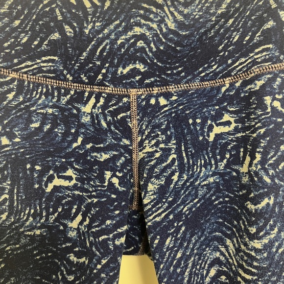 Athleta Zebra Chaturanga™ Tight - size S - blue/gray - Picture 3 of 10